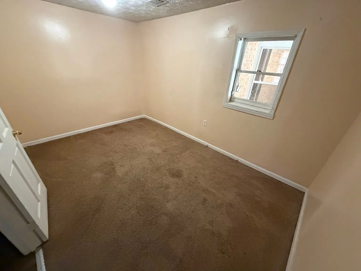 3 bed, $1,500 — Photo 3