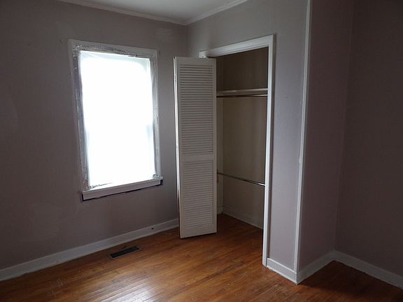 2nd image of 502 Pearl St
