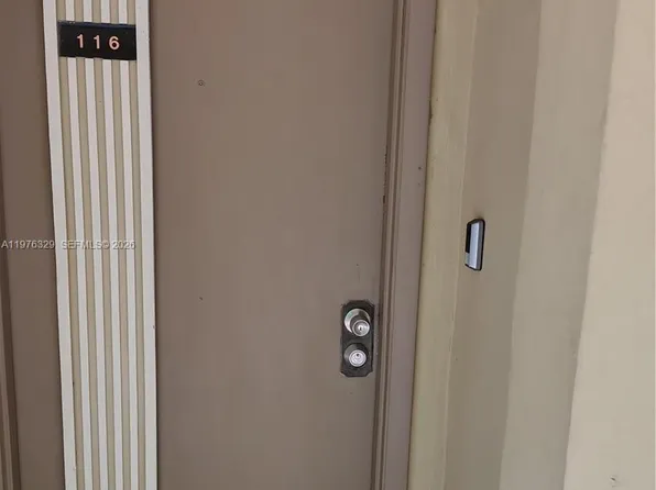 8635 NW 8th St APT 116, Miami, FL 33126