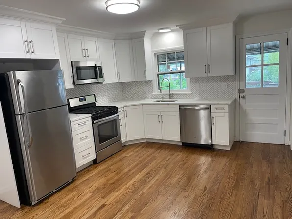 41 Locust Ave, Emerson, NJ 07630