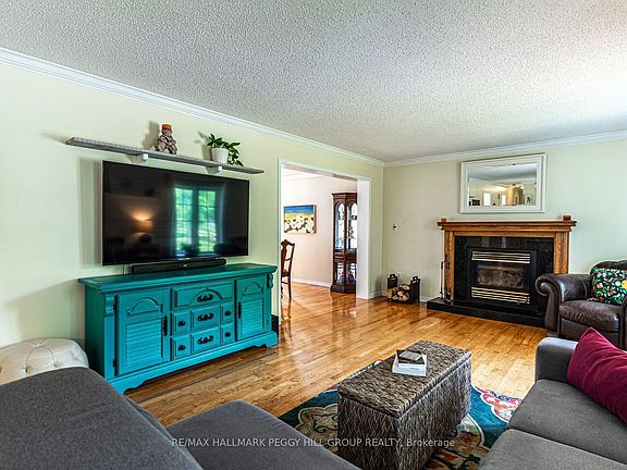 3rd image of 7819 5th Line