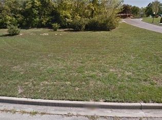 804 Kings Rdg, Liberty, MO 64068