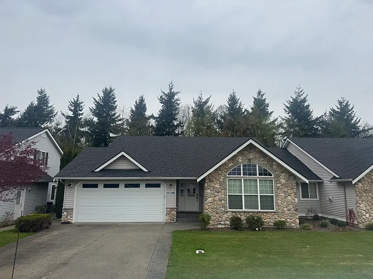 2261 James Cir — Photo 1