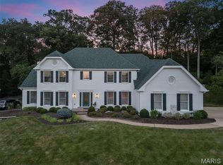 17527 Adams Way Ct, Chesterfield, MO 63005