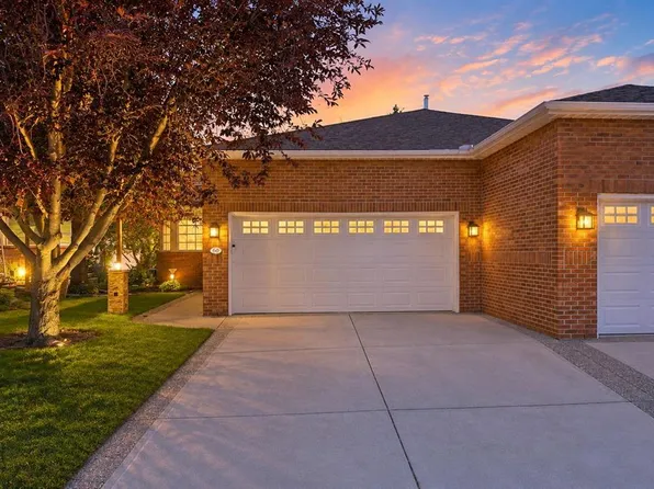 60 Prominence Point SW, Calgary, AB T3H 3E8