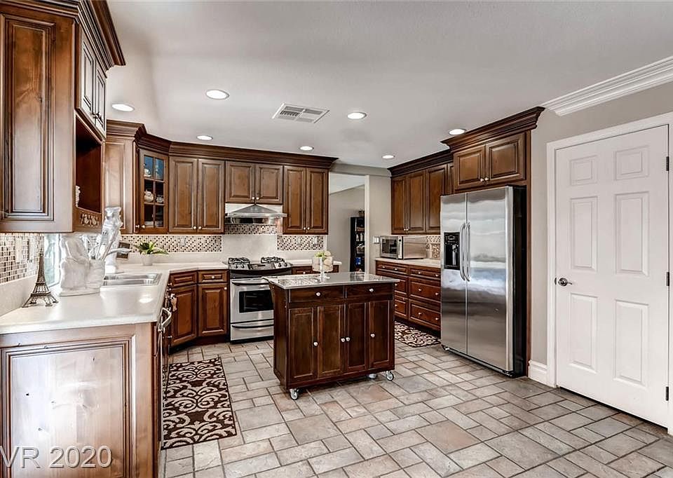 1st image of 299 Barletta Ave
