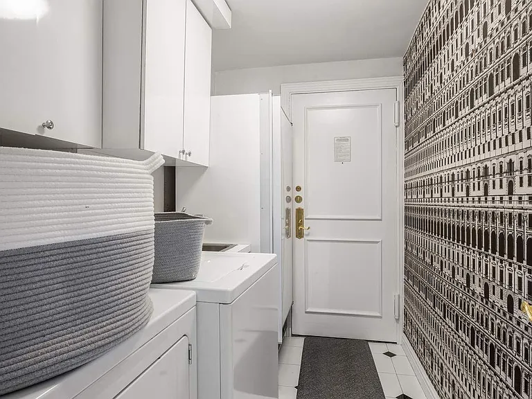 860 United Nations Plz #Penthouse 37/38b — Photo 17