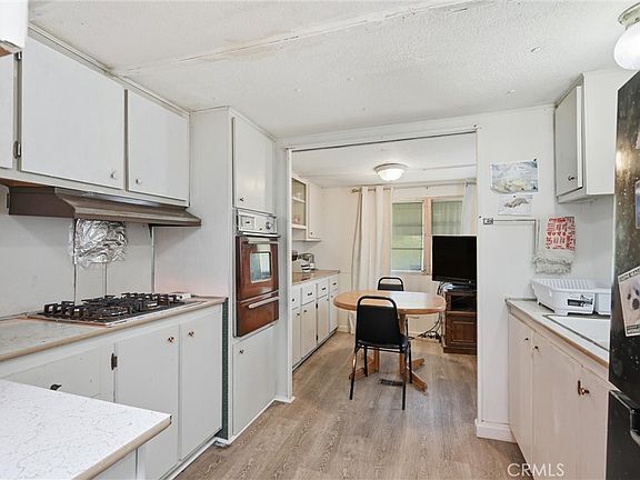 5th image of 3040 Lakeview Dr