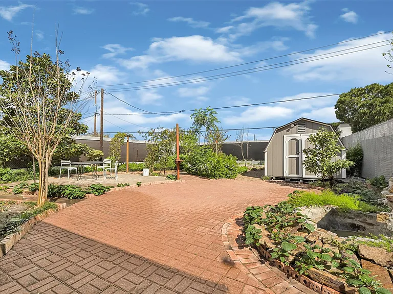 9208 Carousel Ln — Photo 8