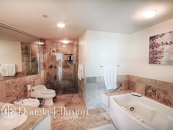 4th image of 1455 Ocean Dr APT 1202