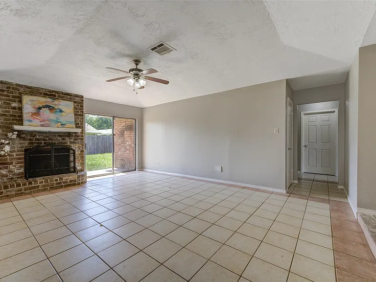 9915 Towne Tower Ln — Photo 3