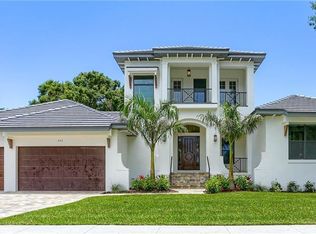460 Capri Way NE, Saint Petersburg, FL 33704