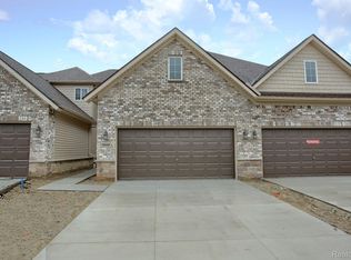 16560 Savor Ln, Clinton Township, MI 48035