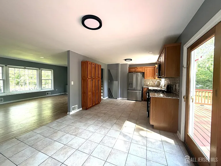 434 Plainfield Rd — Photo 12