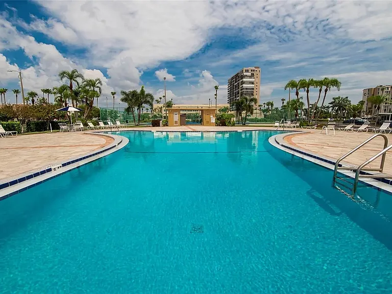7700 Sun Island Dr S #105 — Photo 41