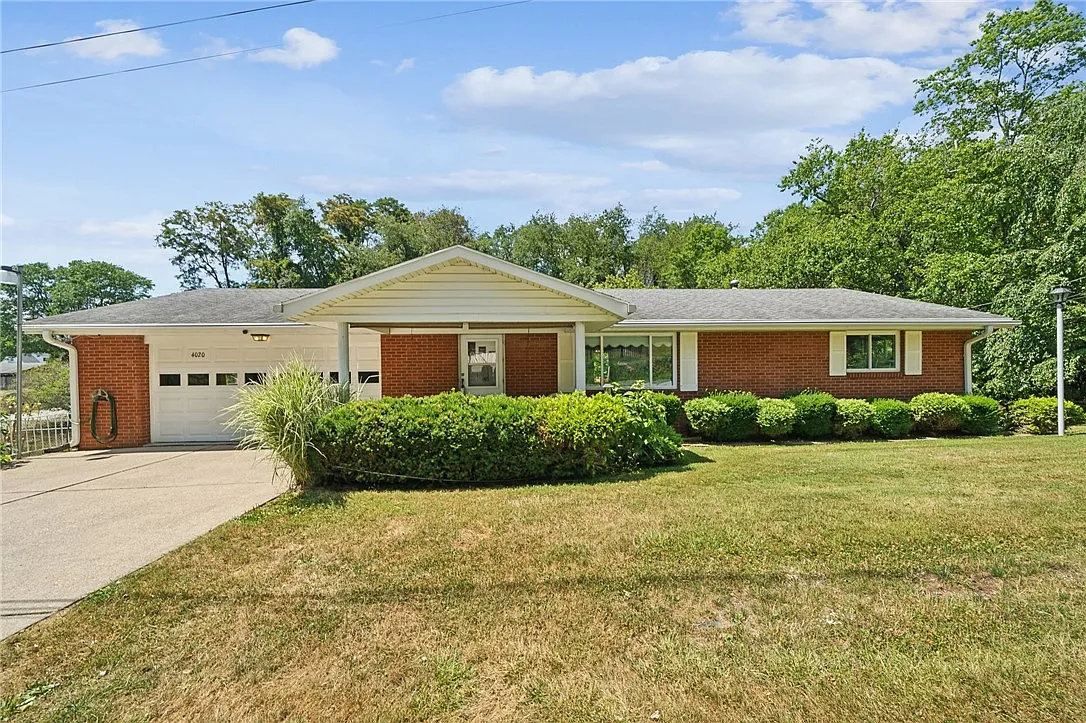 4020 W Lake Dr photo 1