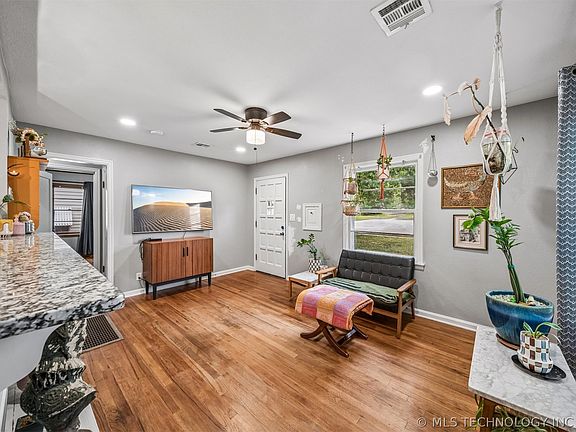 4th image of 4709 E Latimer St