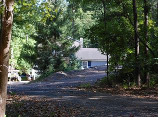 4 Hill Rd, Green Lane, PA 18054