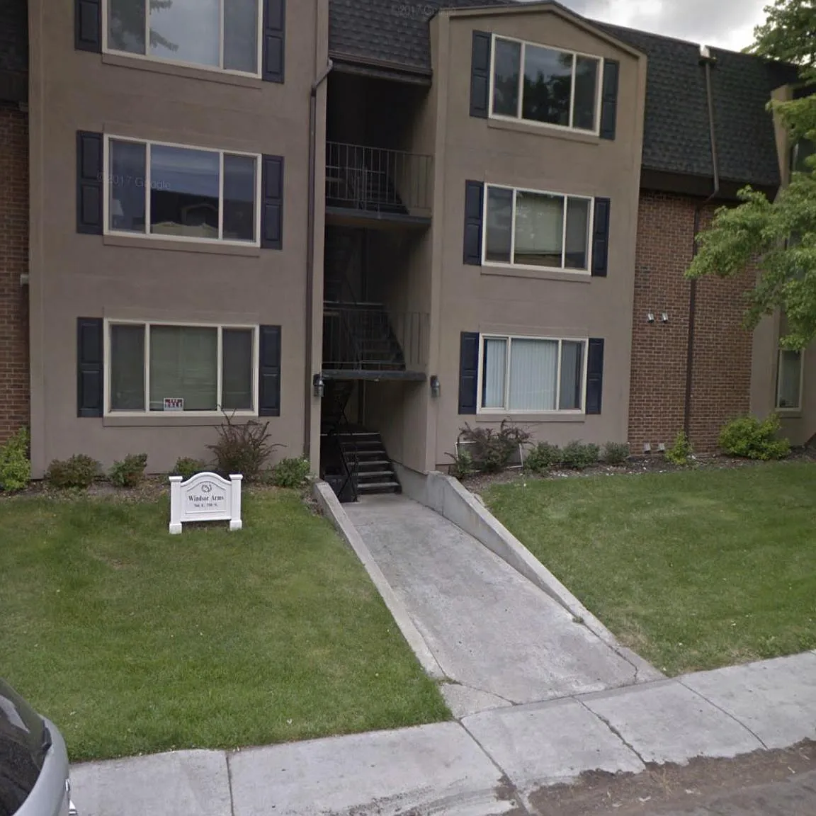 2 bed, 2000 sqft, $530 — Photo 1