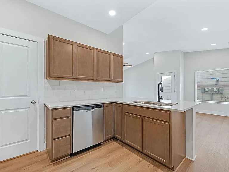846 S Jay St — Photo 5
