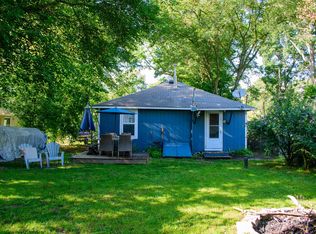 682 Highland Rd, Whitmore Lake, MI 48189