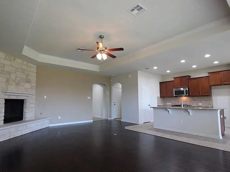 3005 Angelina Ct — Photo 4