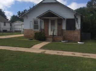 312 S 14th St, Clinton, OK 73601