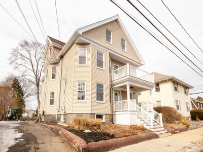 123 Selwyn St Floor 2, Roslindale, MA, 02131