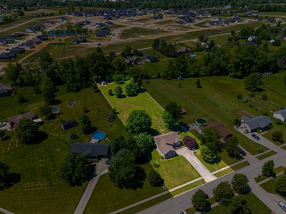 4th image of 131 Shady Oaks Dr