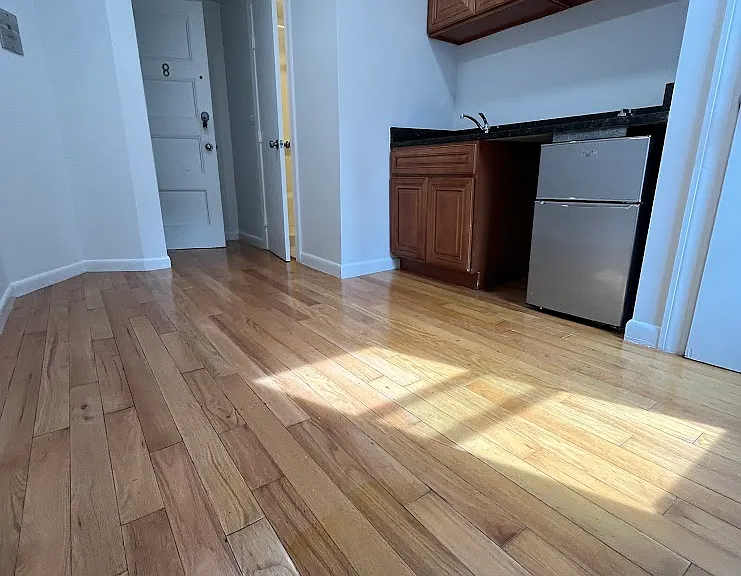 302 Newbury St #8 — Photo 3