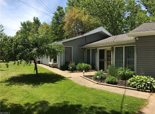 587 Timmons Dr, Deerfield, OH 44411