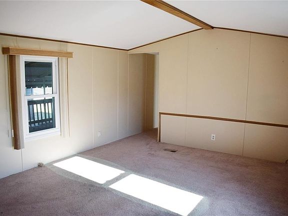 4th image of 24 Grand Blvd