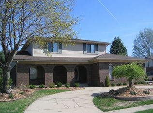 13087 Parkridge Dr, Shelby Township, MI 48315