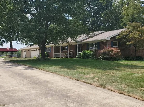 3758 S Sunnyfield Dr, Akron, OH 44321