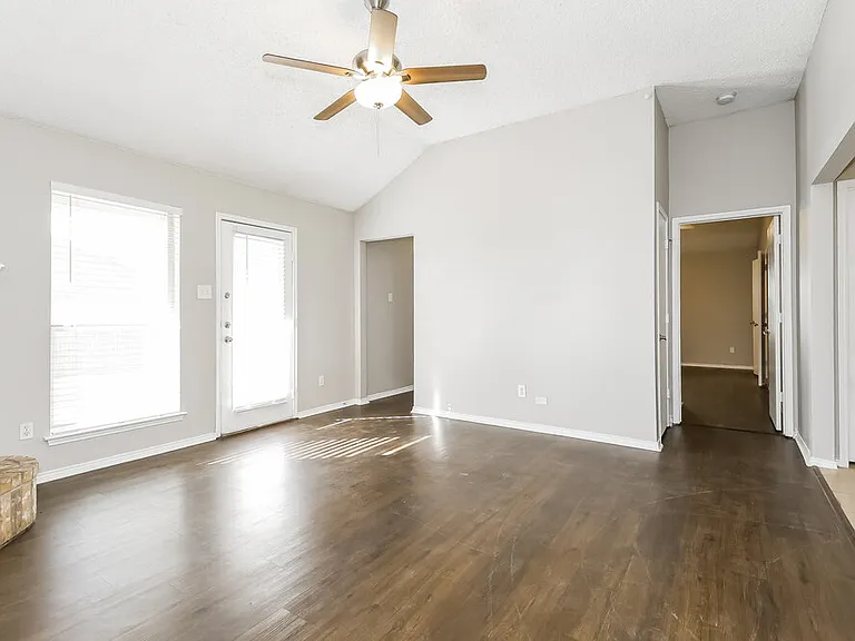 4553 Wheatland Dr — Photo 3