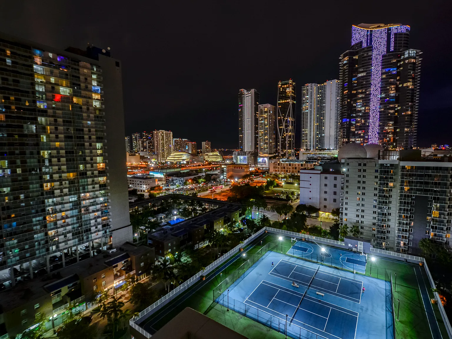 2 bed, 1000 sqft, $4,000 — Photo 4