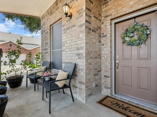 676 S Charles St, Lewisville, TX 75057