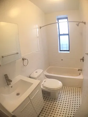 Rented by Bohemia Realty Group | media 7