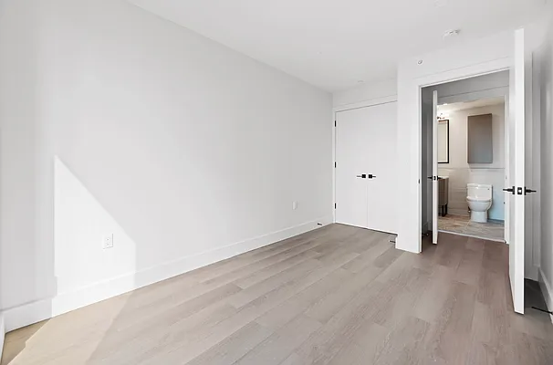 Rented by REAL New York | media 23