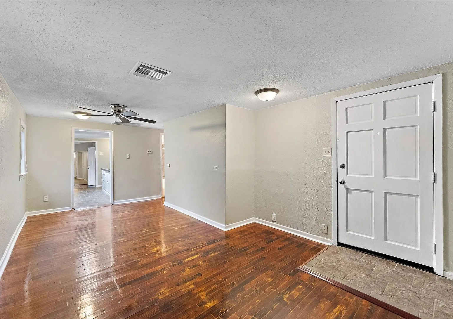 4 Bedroom 2 Bath for lease — Photo 2