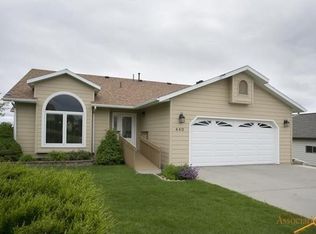 440 Fox Run Dr, Rapid City, SD 57701