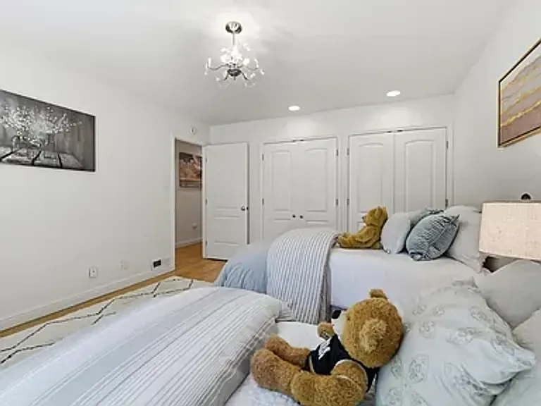 2140 Carmelita Ave — Photo 27