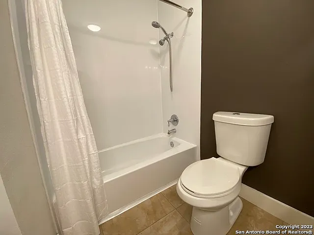 2811 Woodbury St #403 — Photo 13