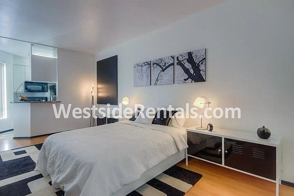 1st image of 750 N Alta Vista Blvd