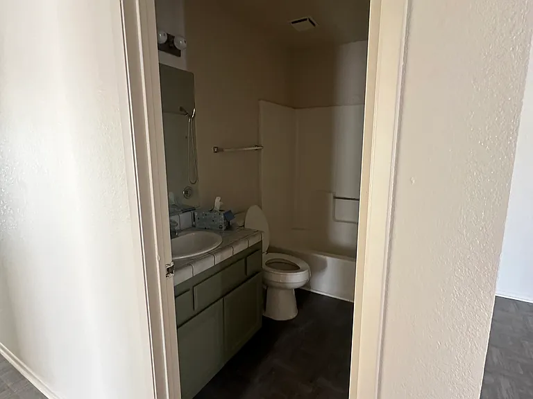 16086 Green Hill Dr #B — Photo 7