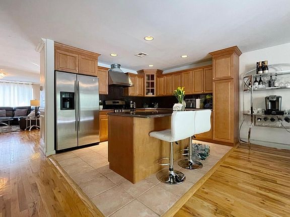 3rd image of 29 Chesterfield Ln #2F