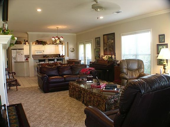 Living Room / Kitchen Area