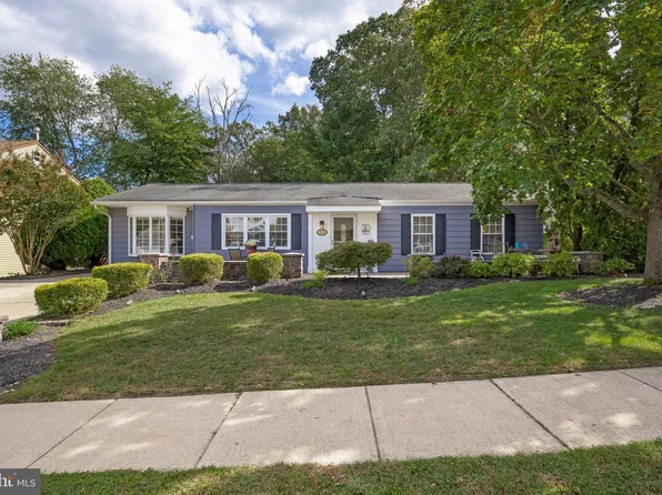 10 Sunset Dr, Clementon, NJ 08021