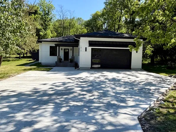1810 Leonard St NW, Grand Rapids, MI 49504