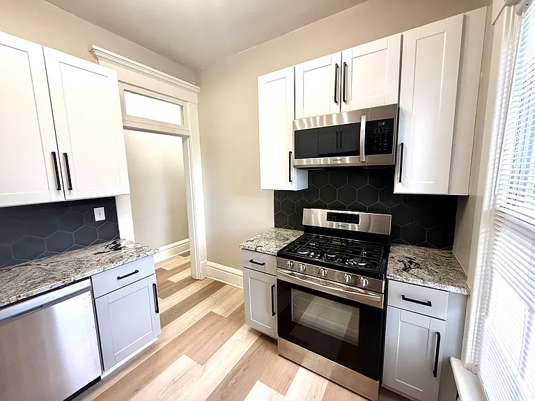 248 S 18th St #1/2 — Photo 5